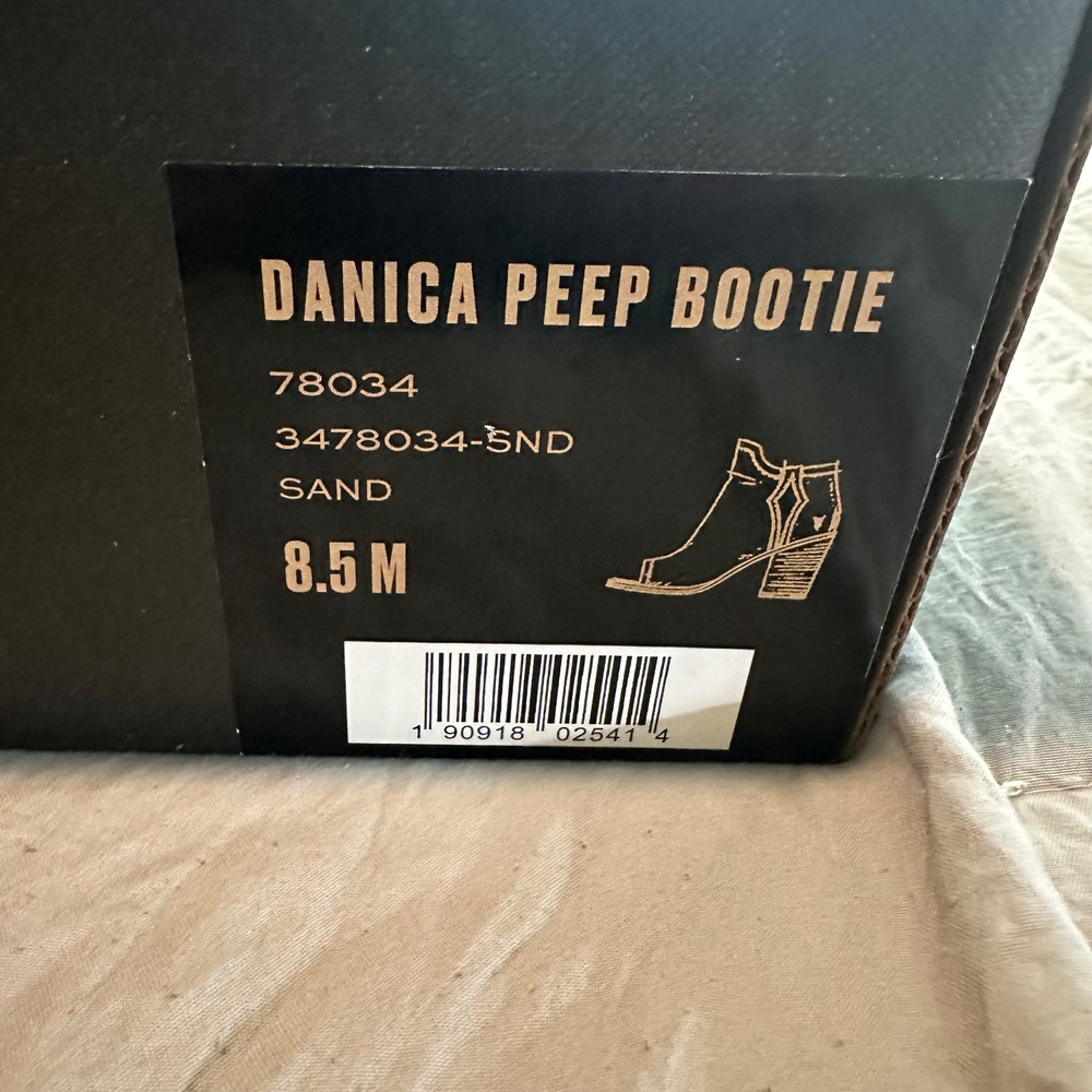 Frye Danica Peep Bootie Sand Suede Open Toe Ankle Boots 78034 8.5 M - Picture 4 of 7